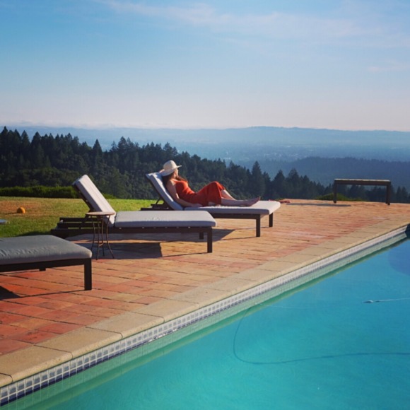 Meet your Posher, Jillian - Picture 1 of 1